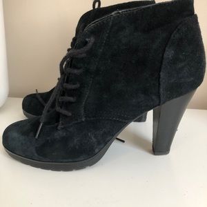Great Condition Black Booties size 8